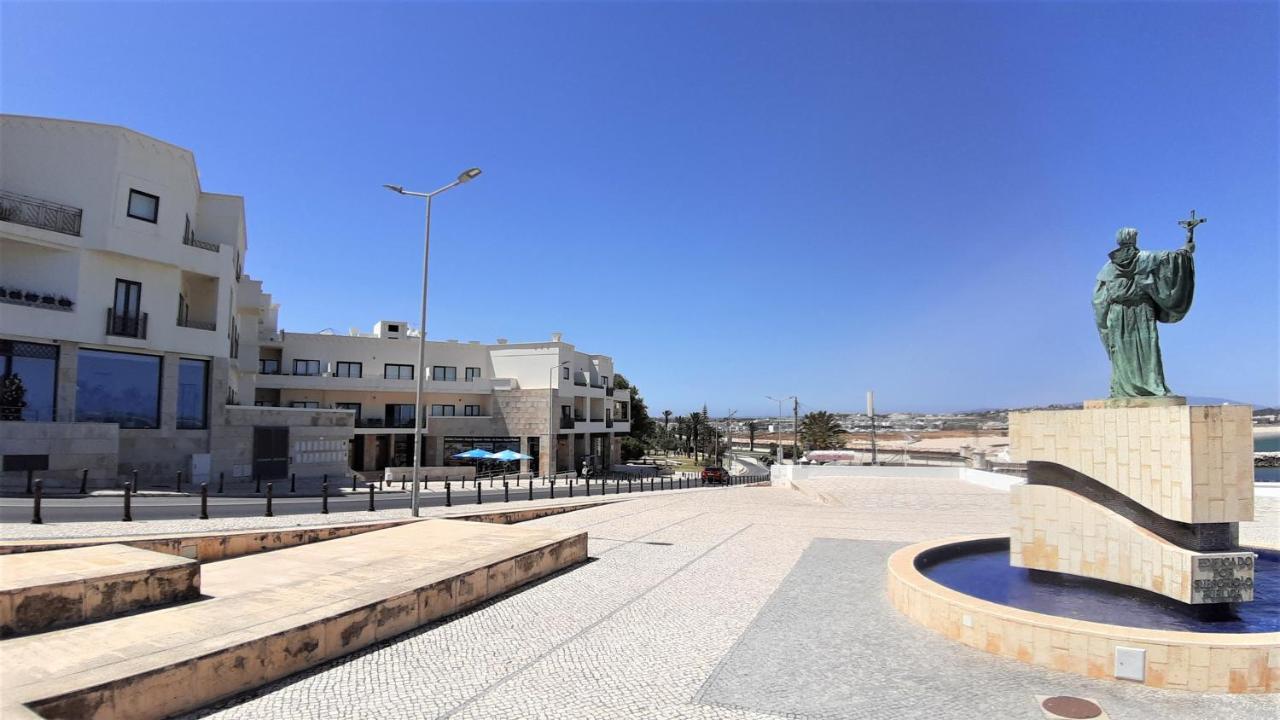 Potato Beach Apartment At Beach Front & Sea View Lagos Extérieur photo