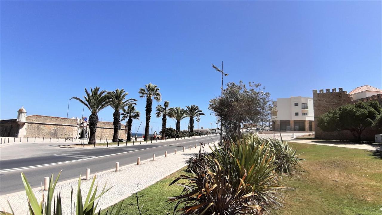 Potato Beach Apartment At Beach Front & Sea View Lagos Extérieur photo