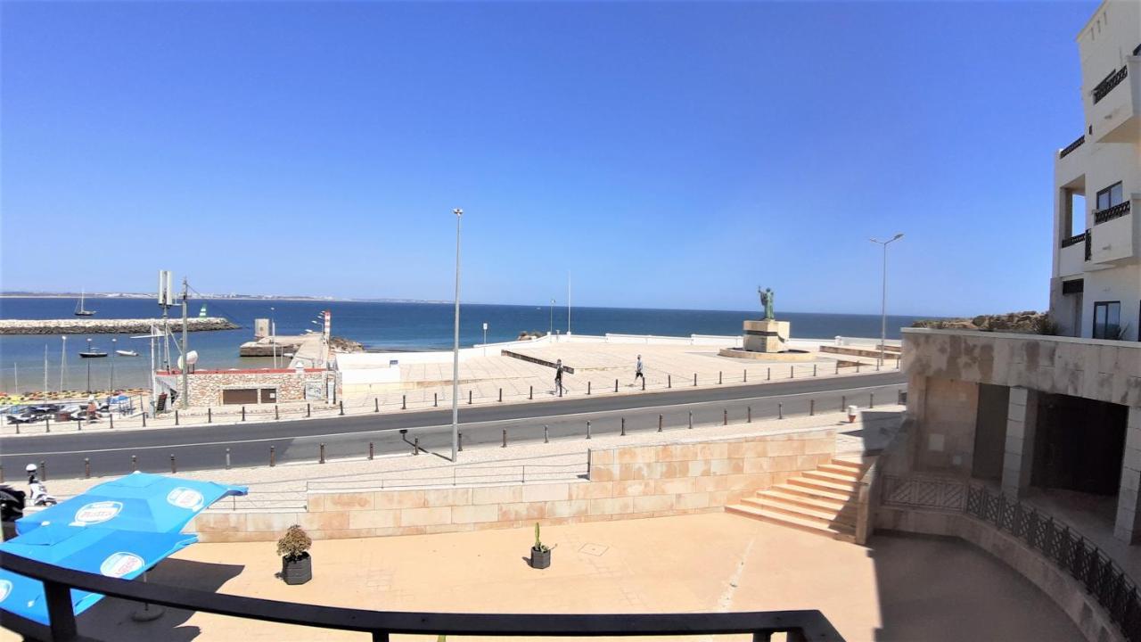 Potato Beach Apartment At Beach Front & Sea View Lagos Extérieur photo